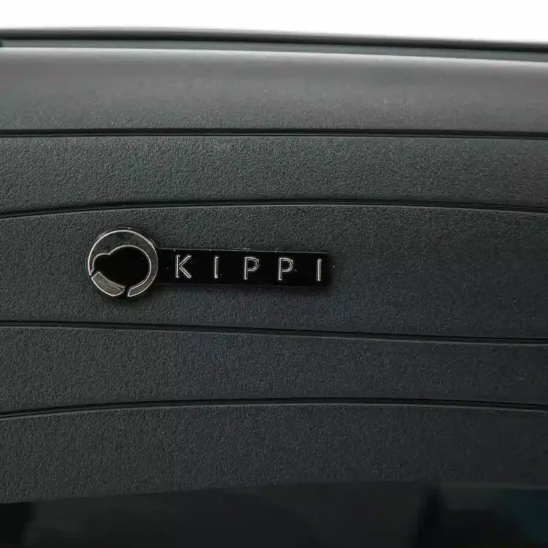 Maleta negra rígida marca Kippi